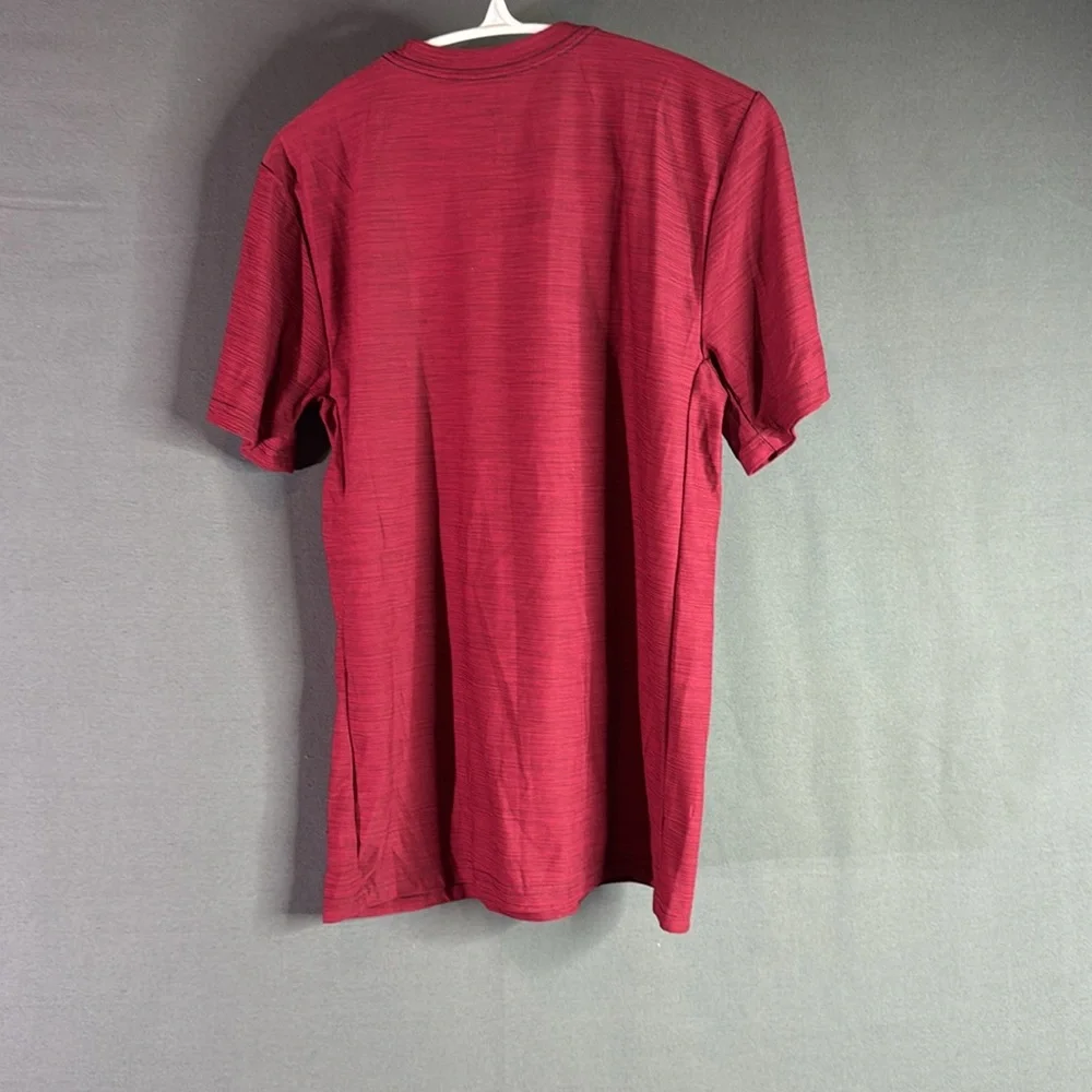 Nike Men's Red T-Shirt‎ size small